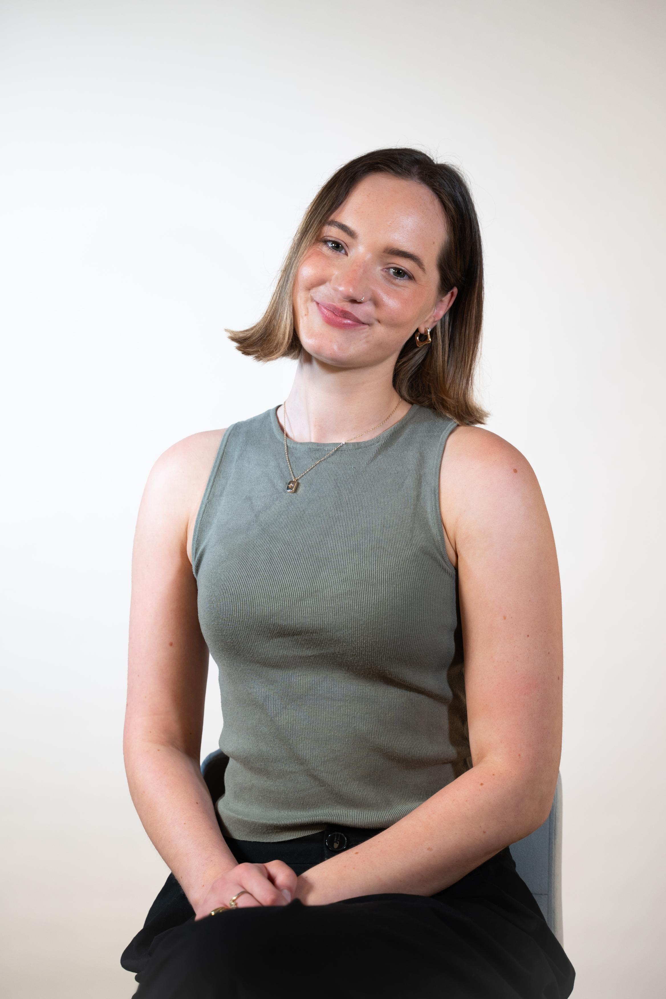 Sarah Mills Headshot